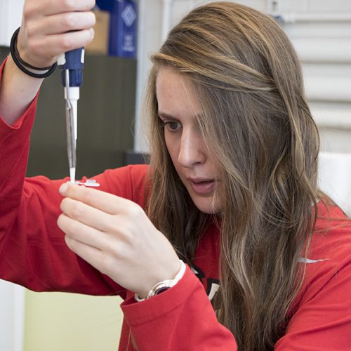Eva Schaible in chemistry lab