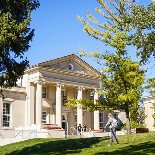 Students walking outside Ripon College's Lane Library