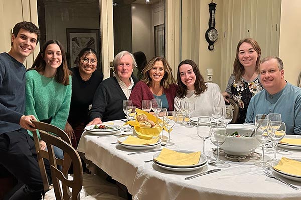 A group of civilians from Barcelona gather for a meal