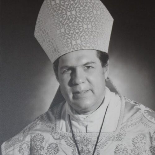 Kraft wears Bishop outfit