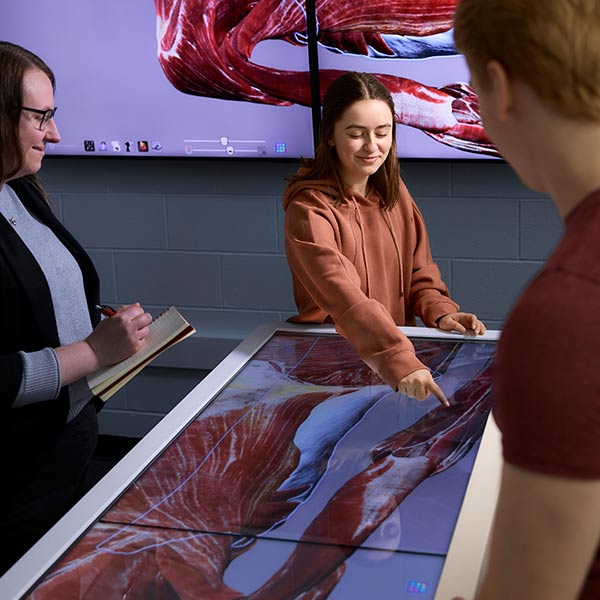 Students use high tech equipment in Franzen Science Center